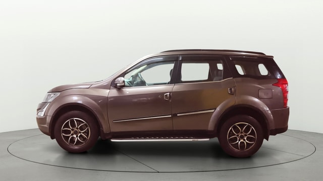 View Mahindra XUV500 Image 28 Used Mahindra XUV500 Image 28