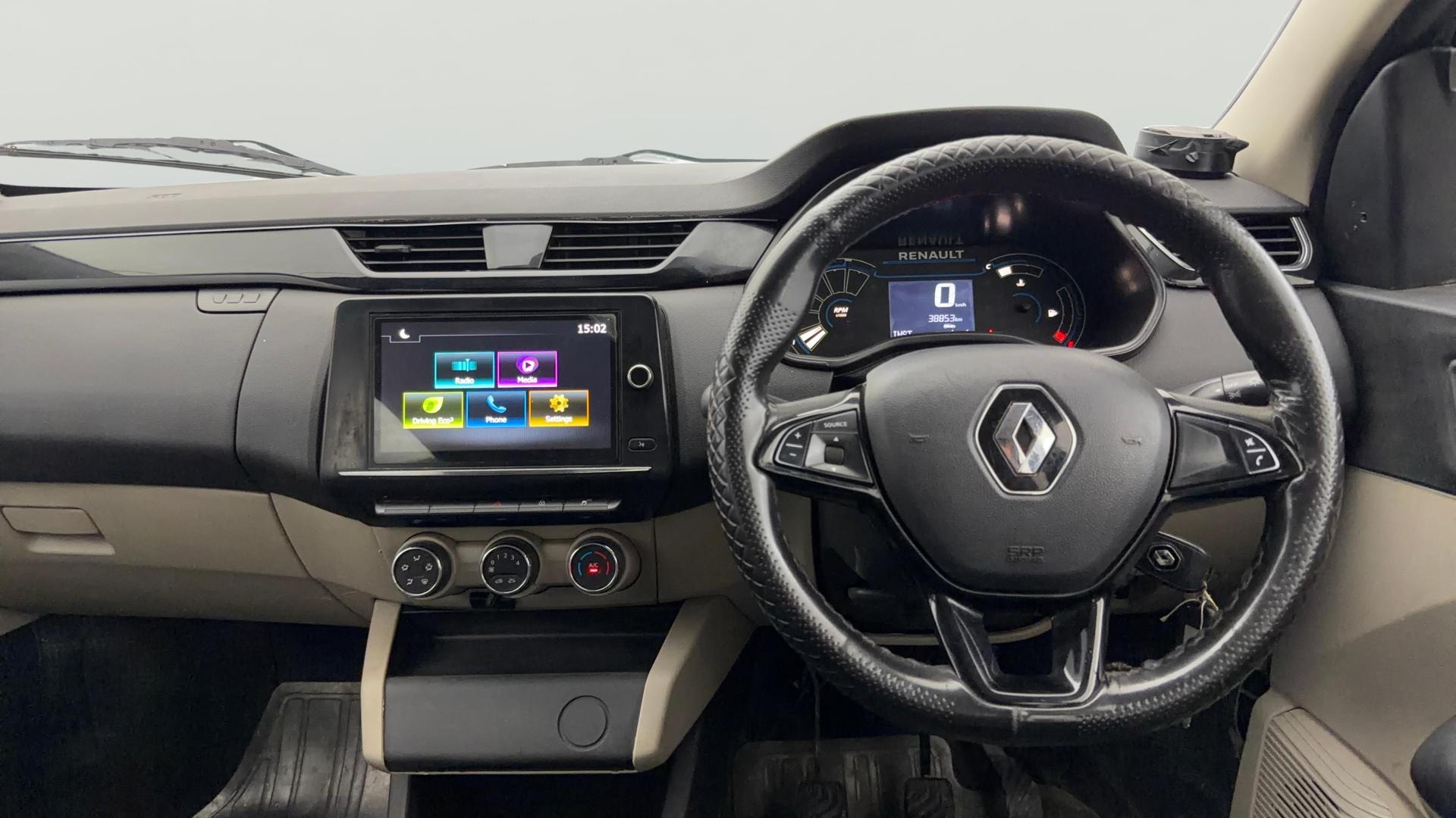 View 2023 Renault Triber RXT Image 21 Used 2023 Renault Triber RXT Image 21