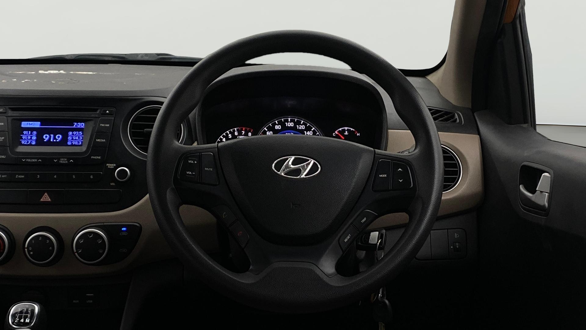View 2016 Hyundai Grand i10 Sportz 1.2 Kappa Image 20 Used 2016 Hyundai Grand i10 Sportz 1.2 Kappa Image 20