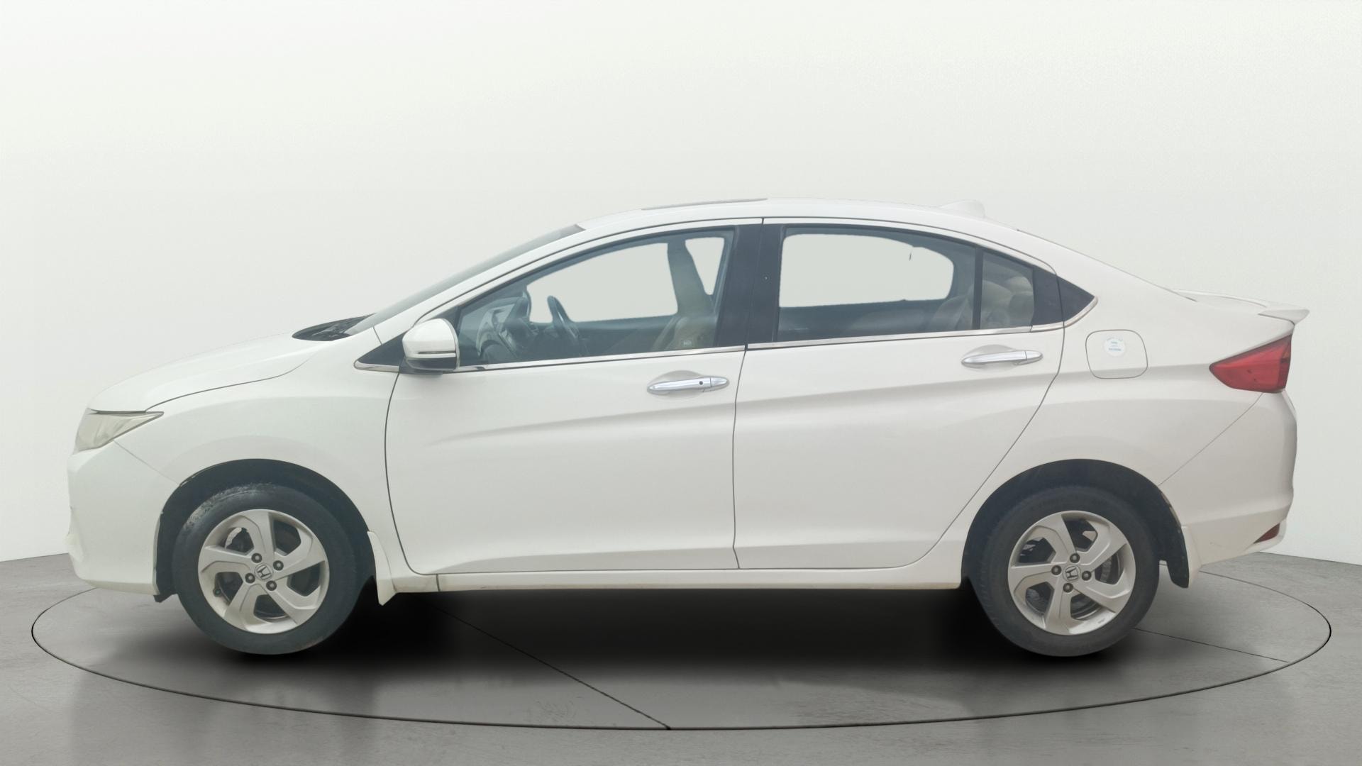 View 2014 Honda City ZX MT Diesel Anniversary Edition Image 6 Used 2014 Honda City ZX MT Diesel Anniversary Edition Image 6
