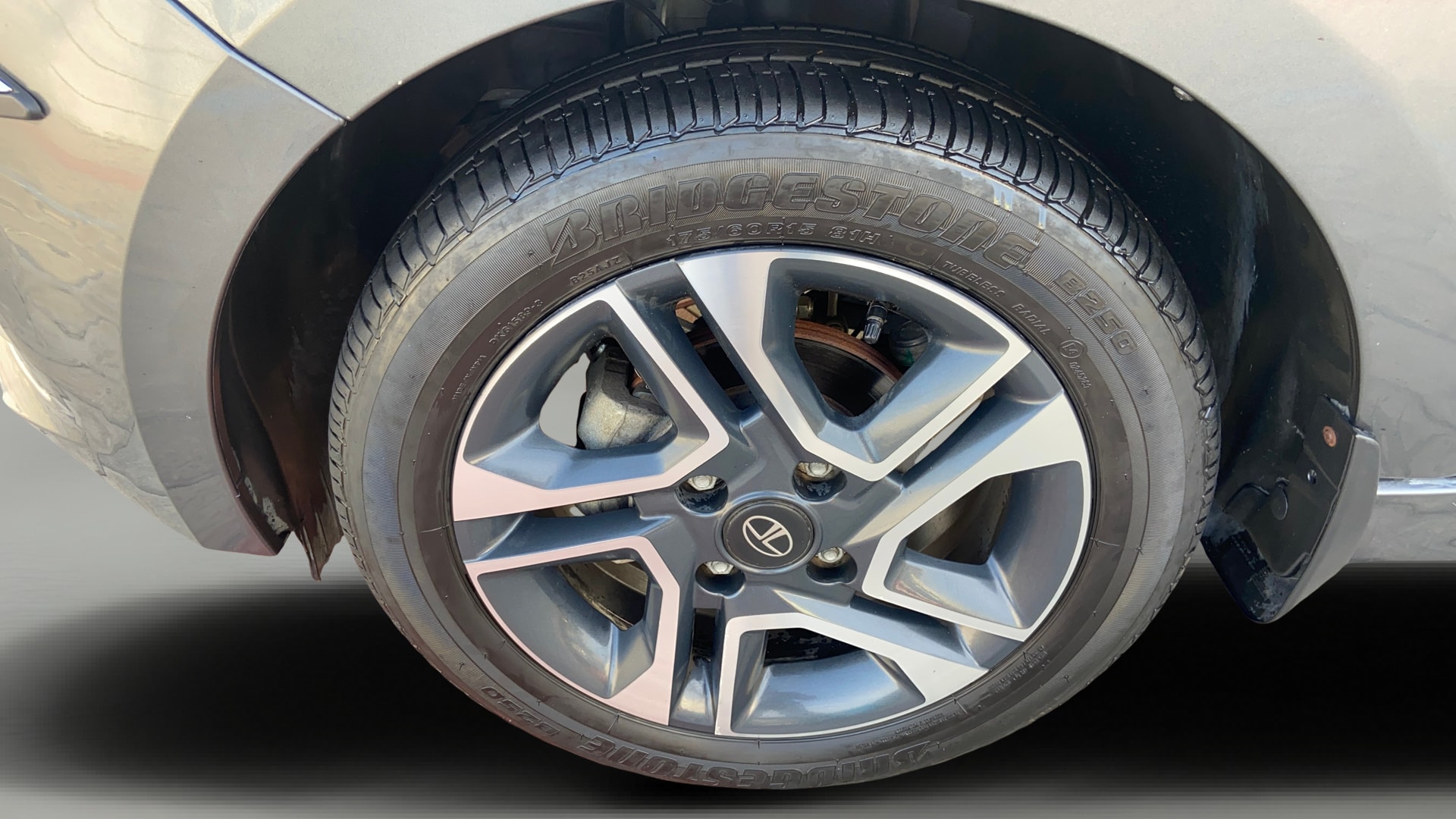 View 2024 Tata Tiago Revotorq XB Image 29 Used 2024 Tata Tiago Revotorq XB Image 29