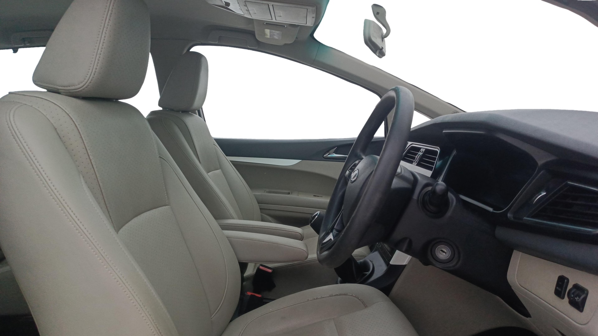 View 2020 Mahindra Marazzo M8 7-Seater Image 19 Used 2020 Mahindra Marazzo M8 7-Seater Image 19