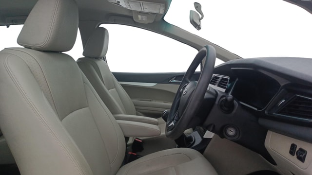 View Mahindra Marazzo Image 19 Used Mahindra Marazzo Image 19