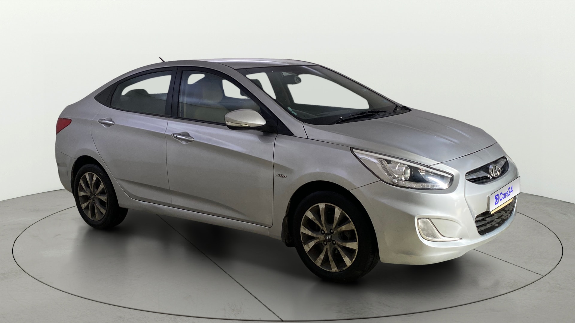 View 2013 Hyundai Fluidic Verna 1.6 VTVT SX AT Image 37 Used 2013 Hyundai Fluidic Verna 1.6 VTVT SX AT Image 37