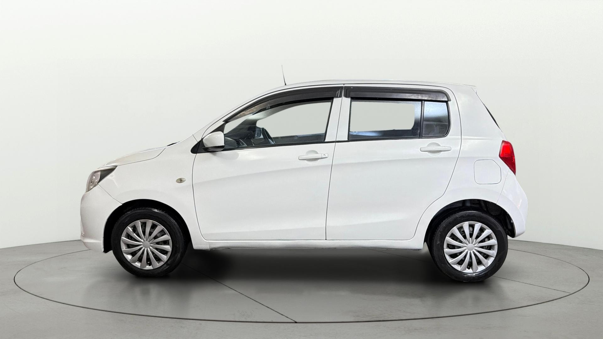 View 2018 Maruti Suzuki 1000 Base Variant Image 5 Used 2018 Maruti Suzuki 1000 Base Variant Image 5