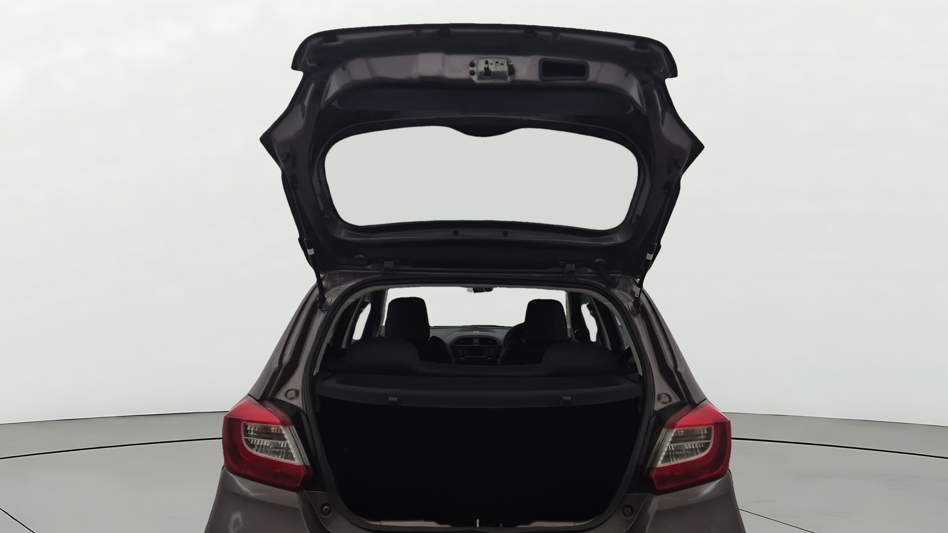 View 2019 Tata Tiago Revotorq XB Image 16 Used 2019 Tata Tiago Revotorq XB Image 16
