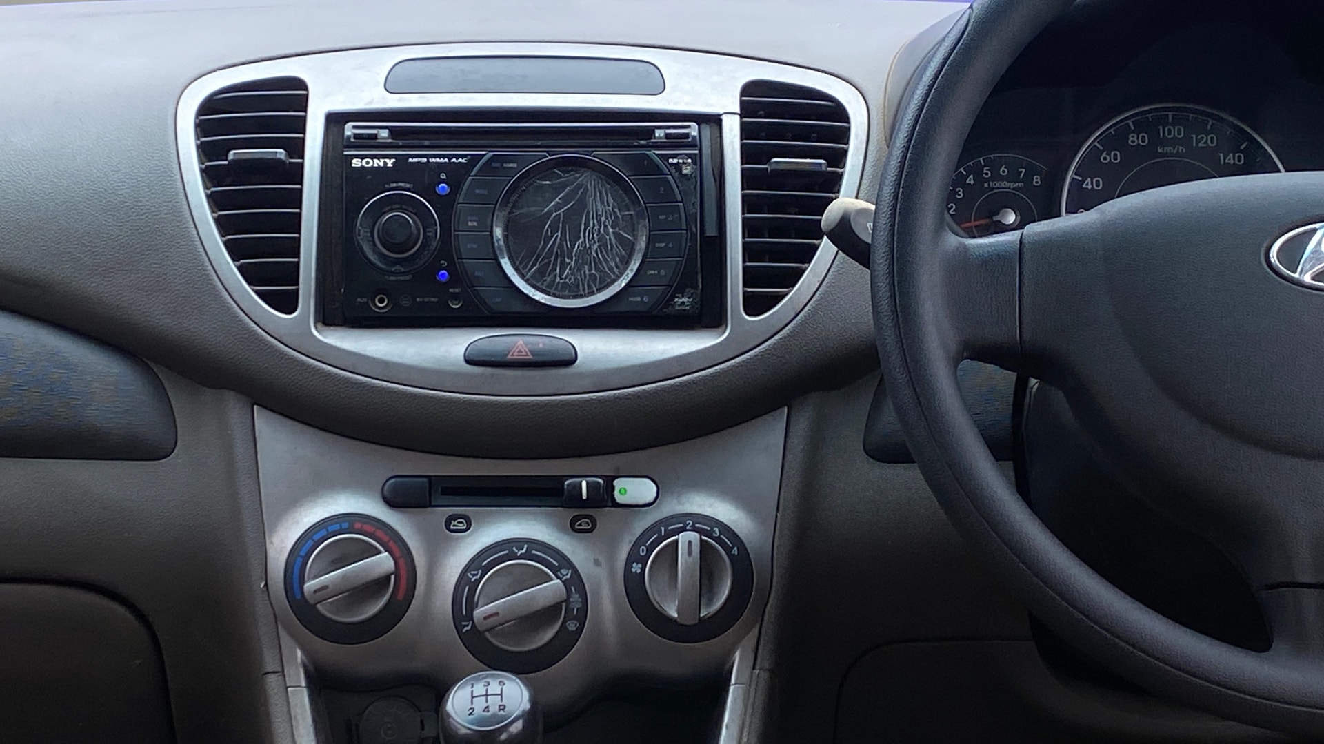 View 2014 Hyundai i10 1.1 Magna Image 34 Used 2014 Hyundai i10 1.1 Magna Image 34
