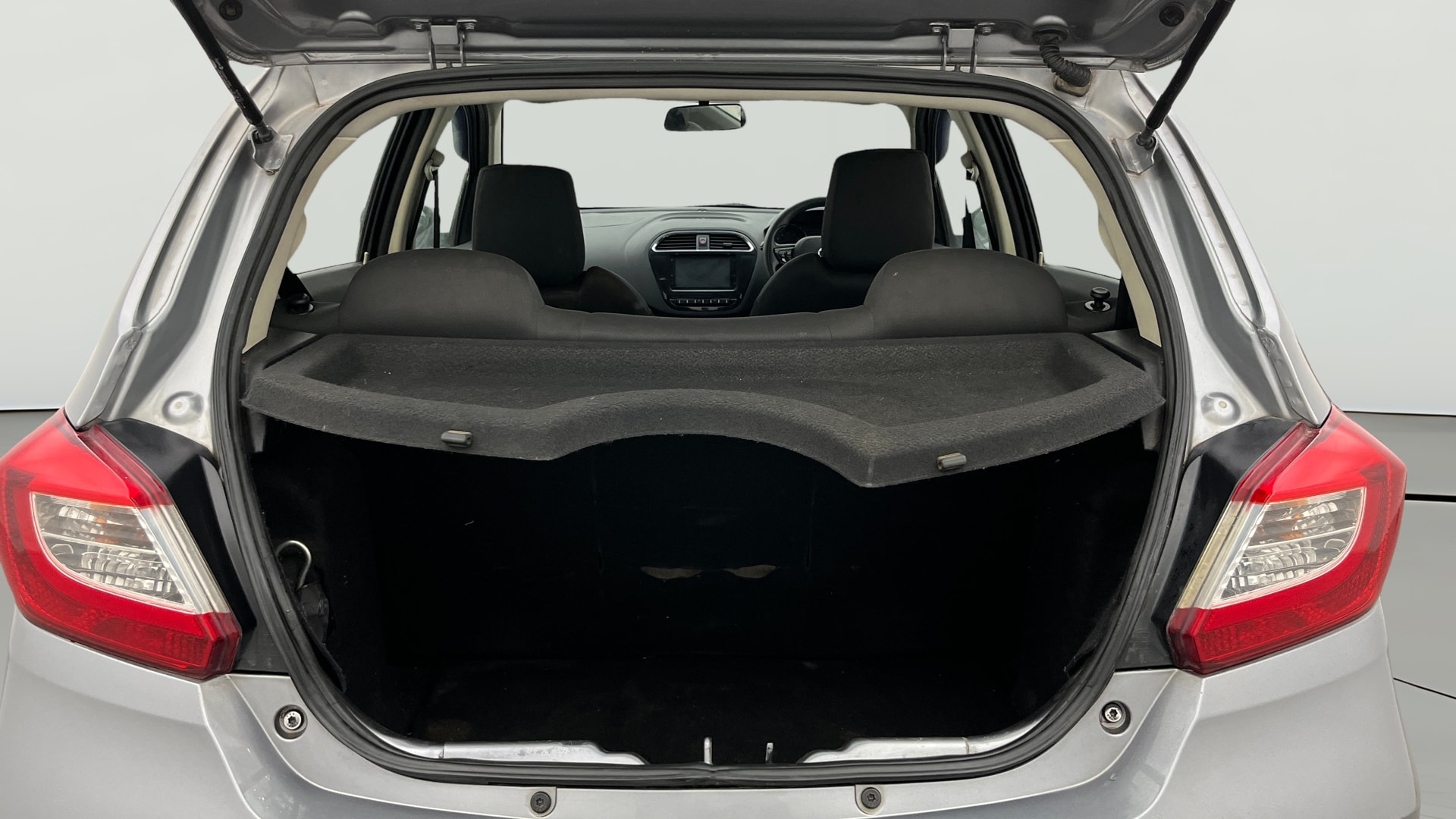View 2019 Tata Tiago Revotorq XB Image 38 Used 2019 Tata Tiago Revotorq XB Image 38