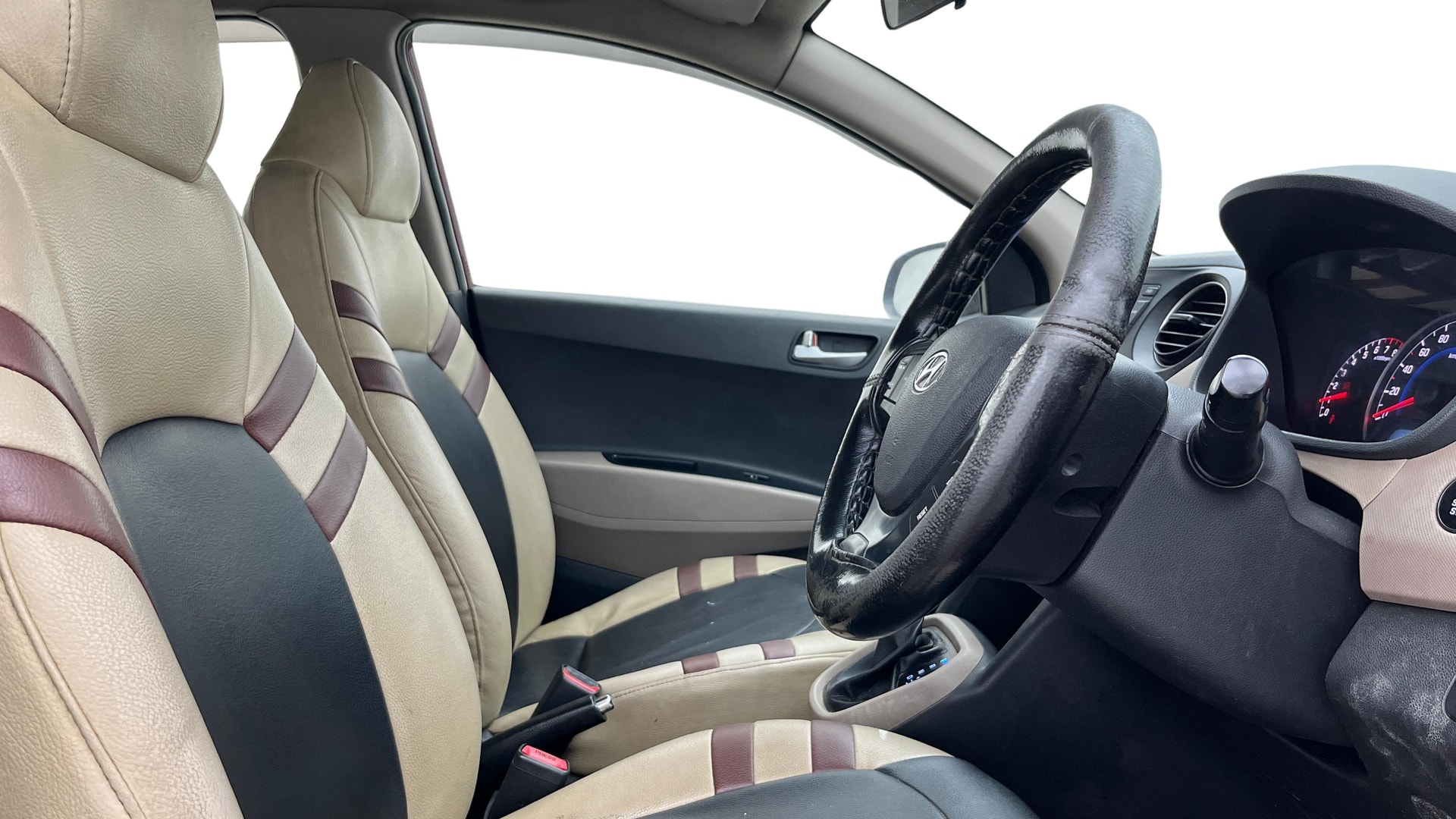 View 2016 Hyundai Grand i10 Asta AT 1.2 Kappa VTVT Image 25 Used 2016 Hyundai Grand i10 Asta AT 1.2 Kappa VTVT Image 25