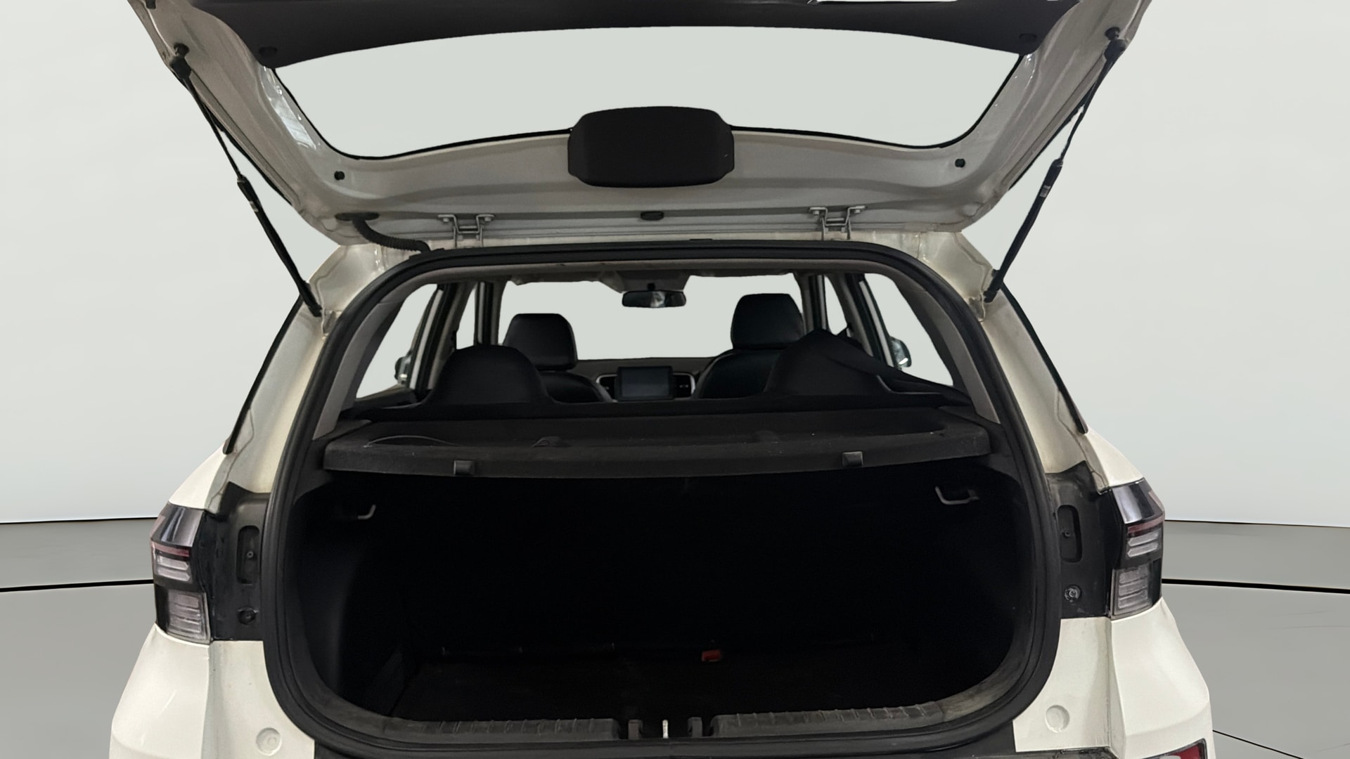 View 2023 Hyundai Venue E 1.2 Petrol BS IV Image 37 Used 2023 Hyundai Venue E 1.2 Petrol BS IV Image 37