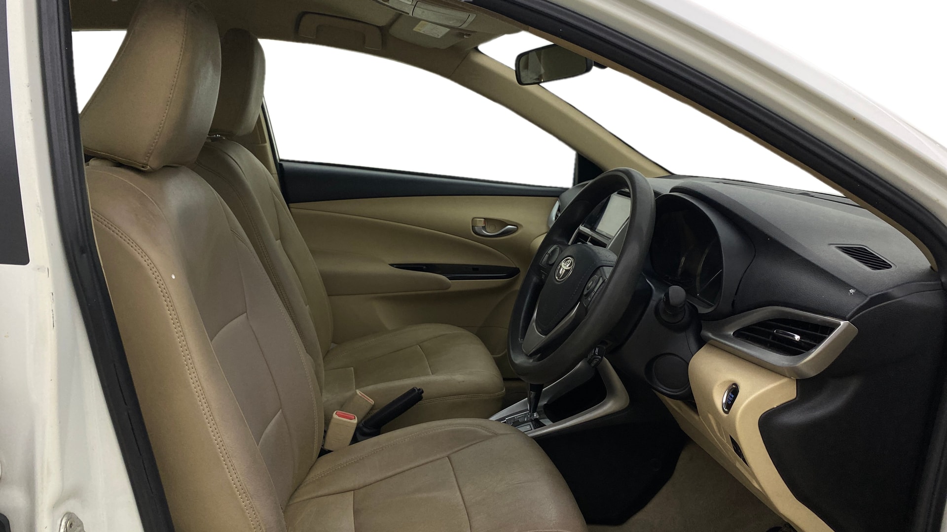 View 2019 Toyota Yaris V CVT Image 18 Used 2019 Toyota Yaris V CVT Image 18