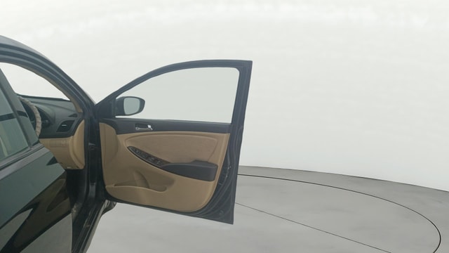 View Hyundai Fluidic Verna Image 44 Used Hyundai Fluidic Verna Image 44
