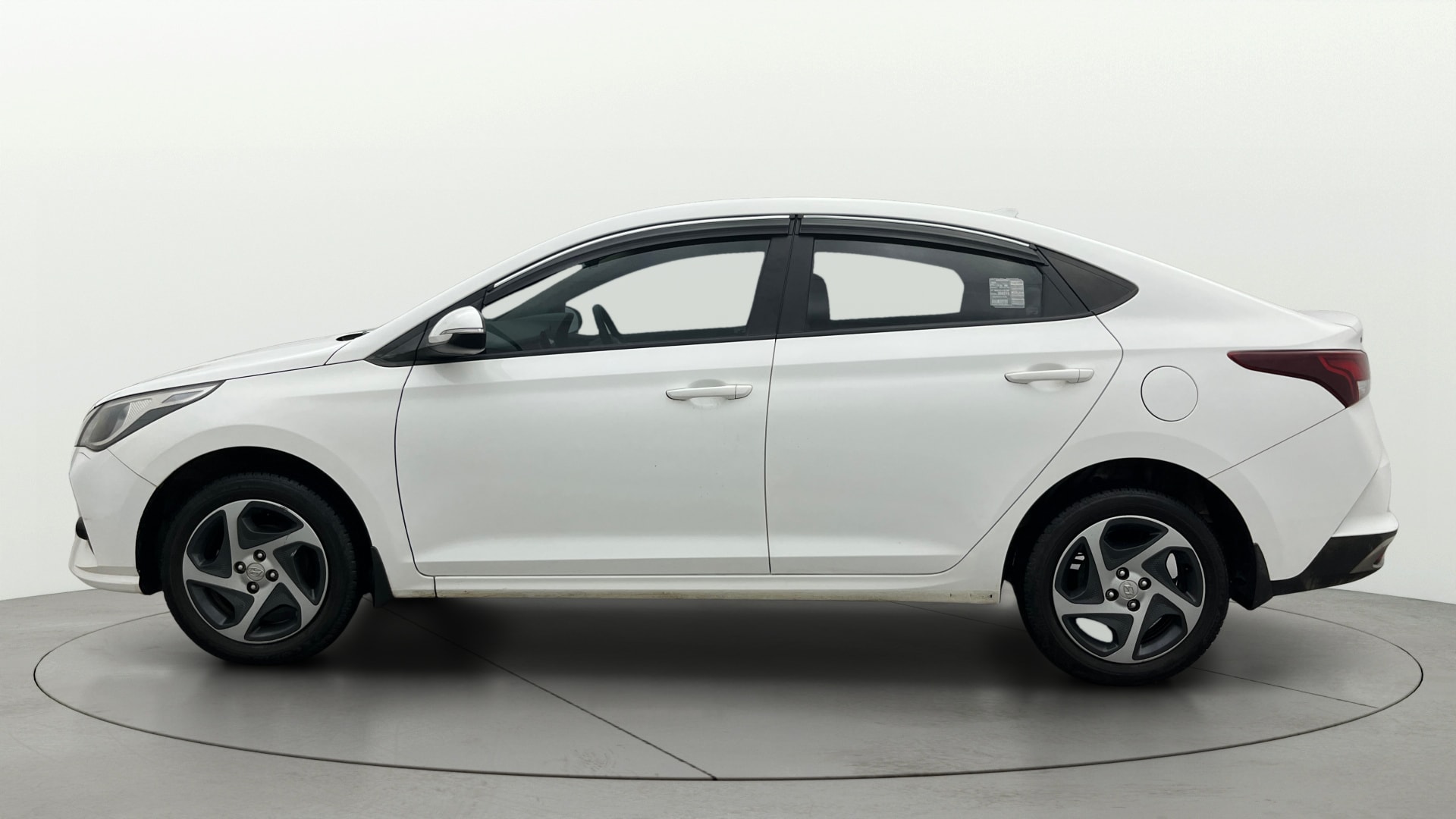 View 2022 Hyundai Verna 1.5 VTVT S Plus MT Image 5 Used 2022 Hyundai Verna 1.5 VTVT S Plus MT Image 5