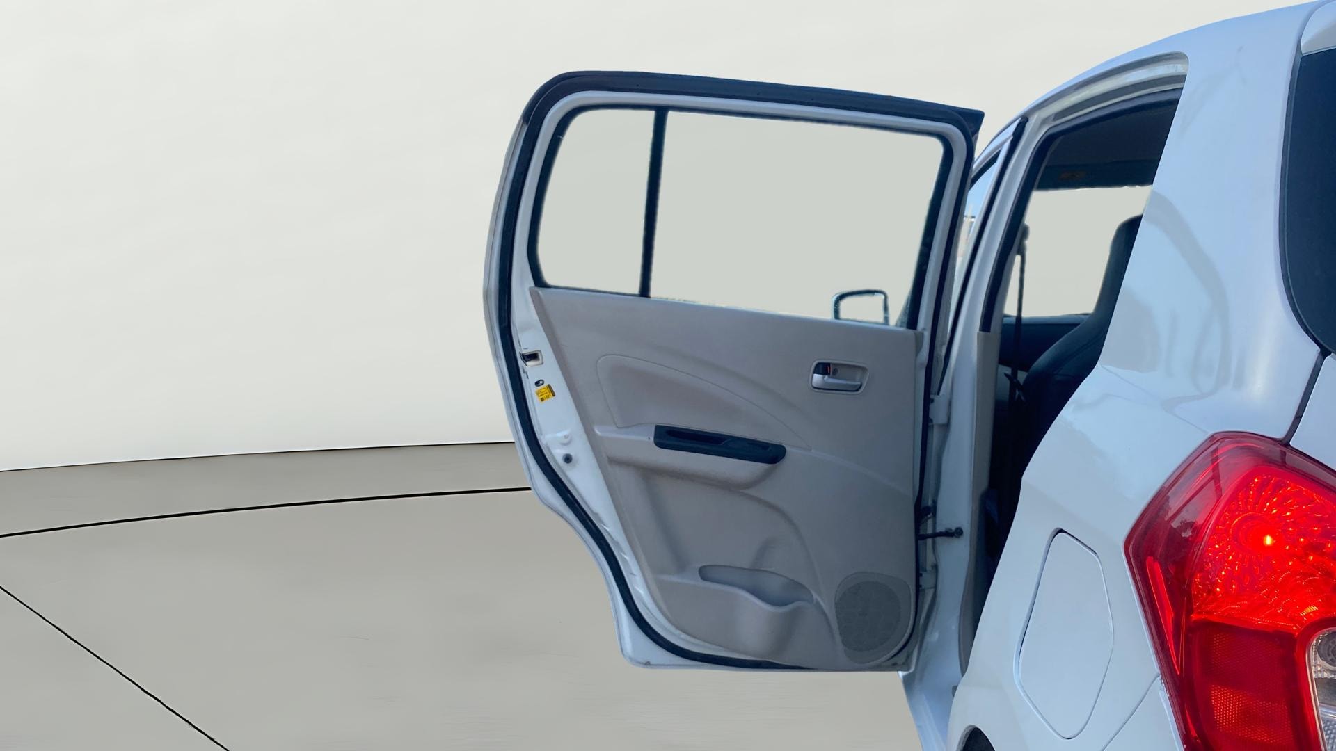View 2018 Maruti Suzuki 1000 Base Variant Image 22 Used 2018 Maruti Suzuki 1000 Base Variant Image 22