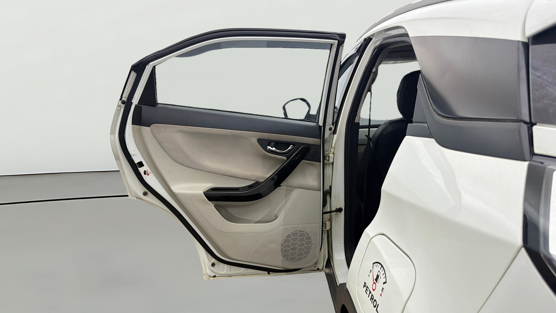 View 2022 Tata Nexon Revotron XE Image 22 Used 2022 Tata Nexon Revotron XE Image 22