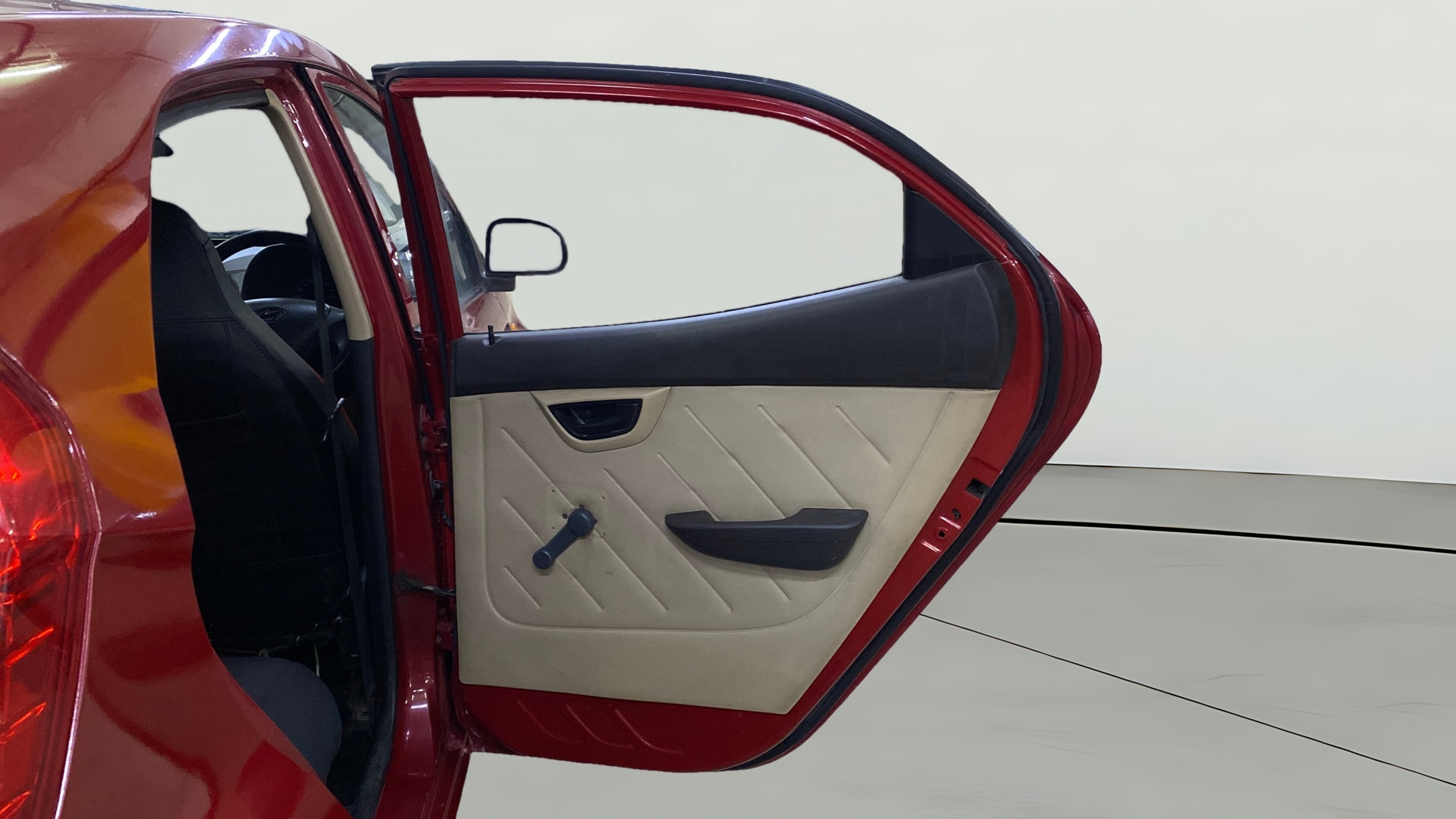 View 2015 Hyundai EON D-Lite Plus Image 7 Used 2015 Hyundai EON D-Lite Plus Image 7