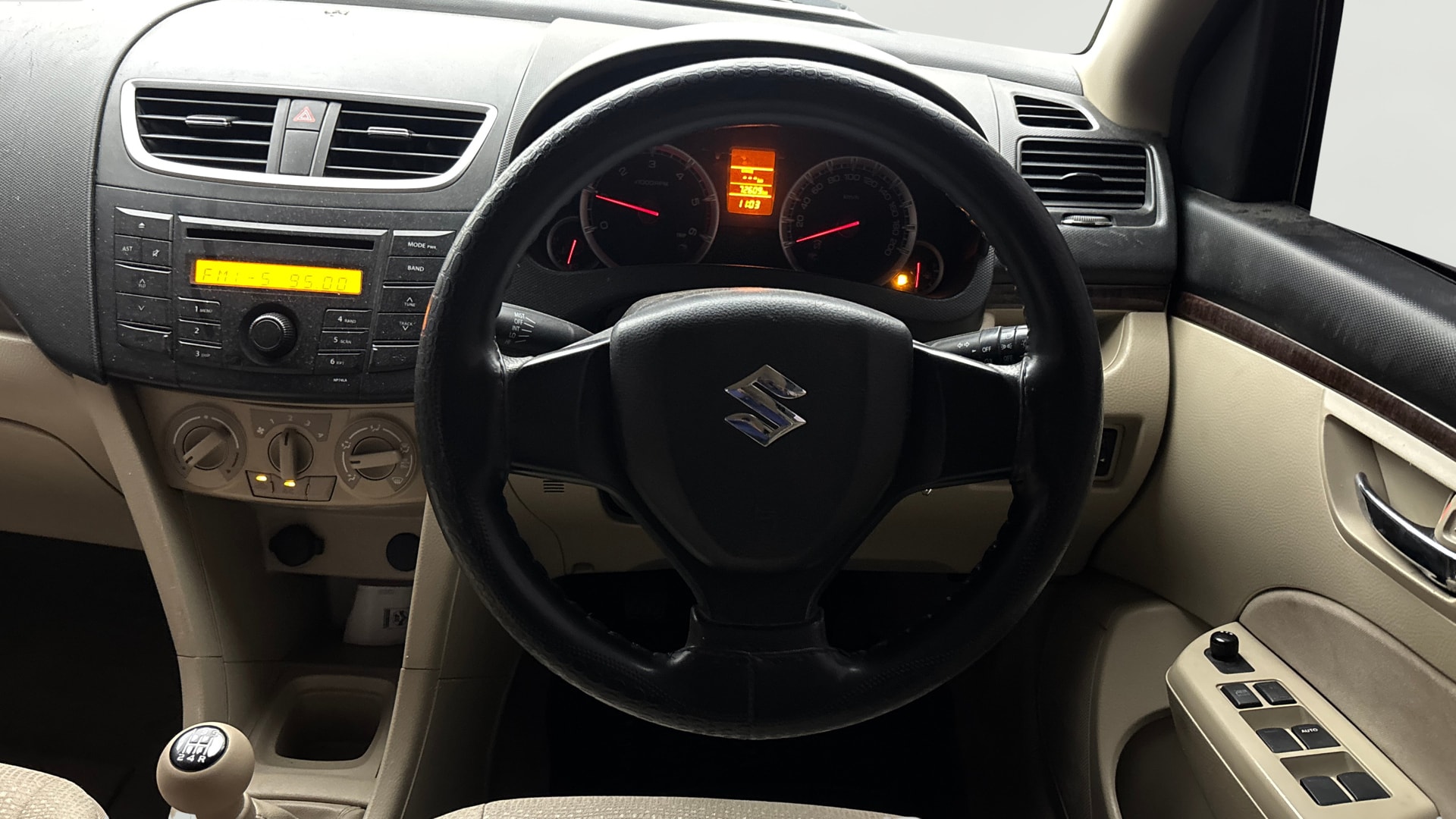 View 2015 Maruti Suzuki 1000 Base Variant Image 20 Used 2015 Maruti Suzuki 1000 Base Variant Image 20