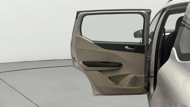 View Renault Triber Image 15 Used Renault Triber Image 15