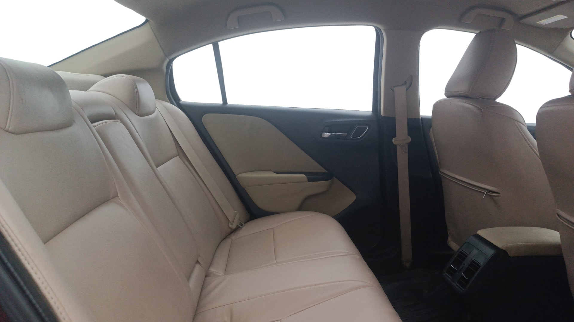 View 2018 Honda City ZX MT Diesel Anniversary Edition Image 30 Used 2018 Honda City ZX MT Diesel Anniversary Edition Image 30