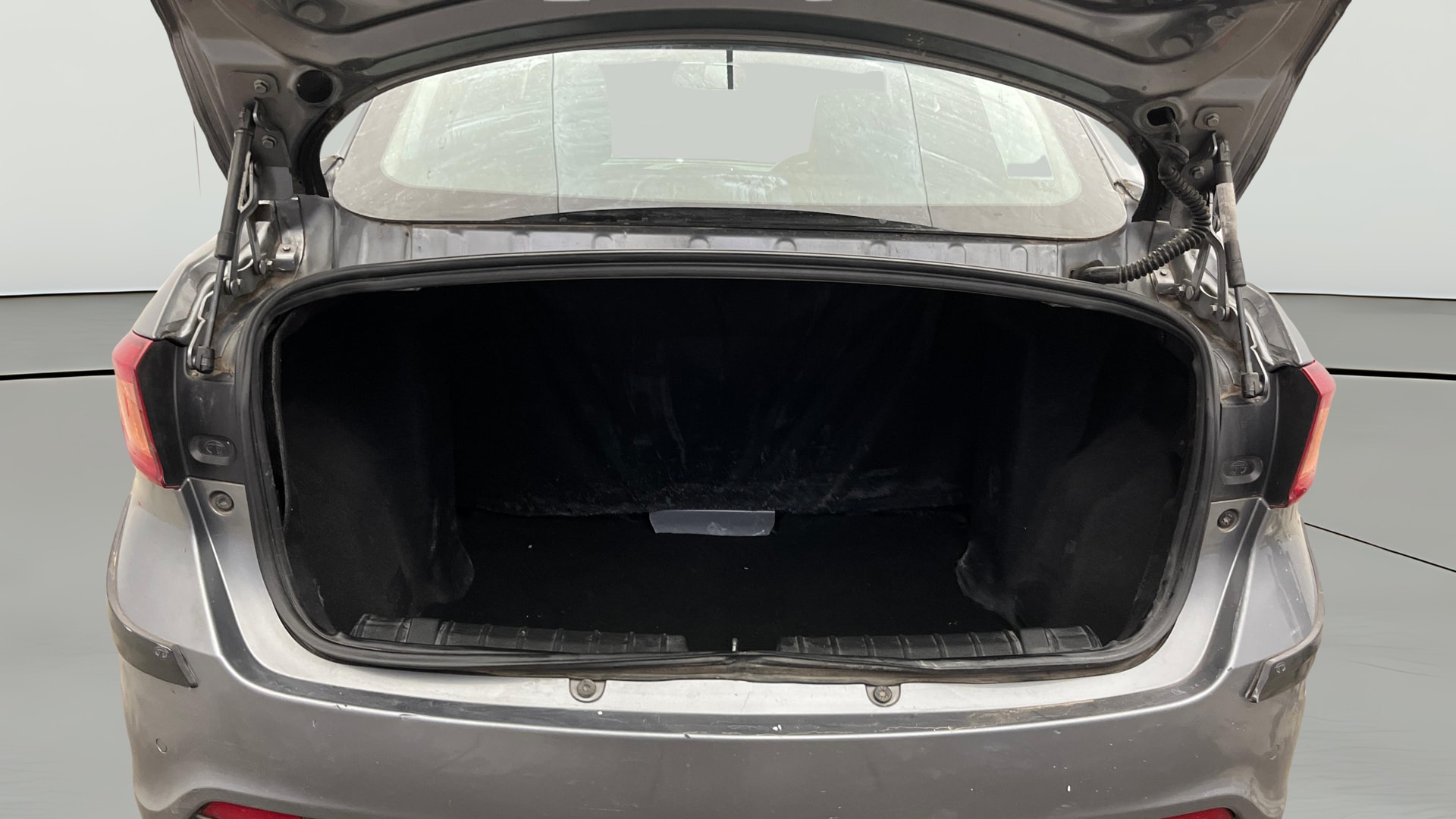 View 2018 Tata Tigor XT Petrol Image 36 Used 2018 Tata Tigor XT Petrol Image 36