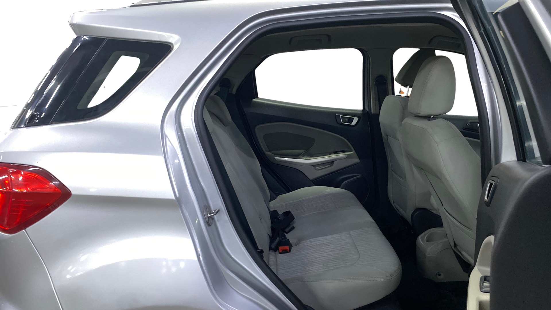View 2016 Ford EcoSport 1.5 TDCi Diesel Ambiente BS IV Image 28 Used 2016 Ford EcoSport 1.5 TDCi Diesel Ambiente BS IV Image 28