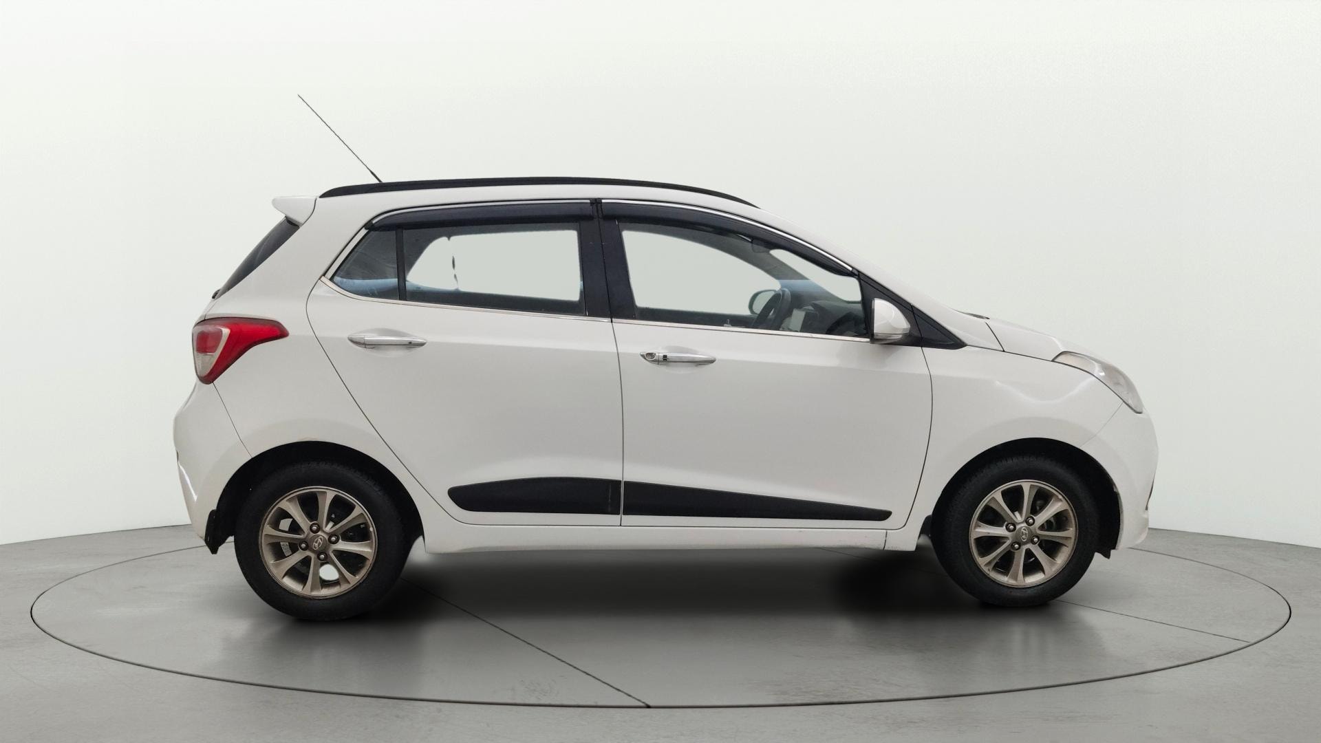 View 2016 Hyundai Grand i10 1.2 Asta Petrol Image 8 Used 2016 Hyundai Grand i10 1.2 Asta Petrol Image 8