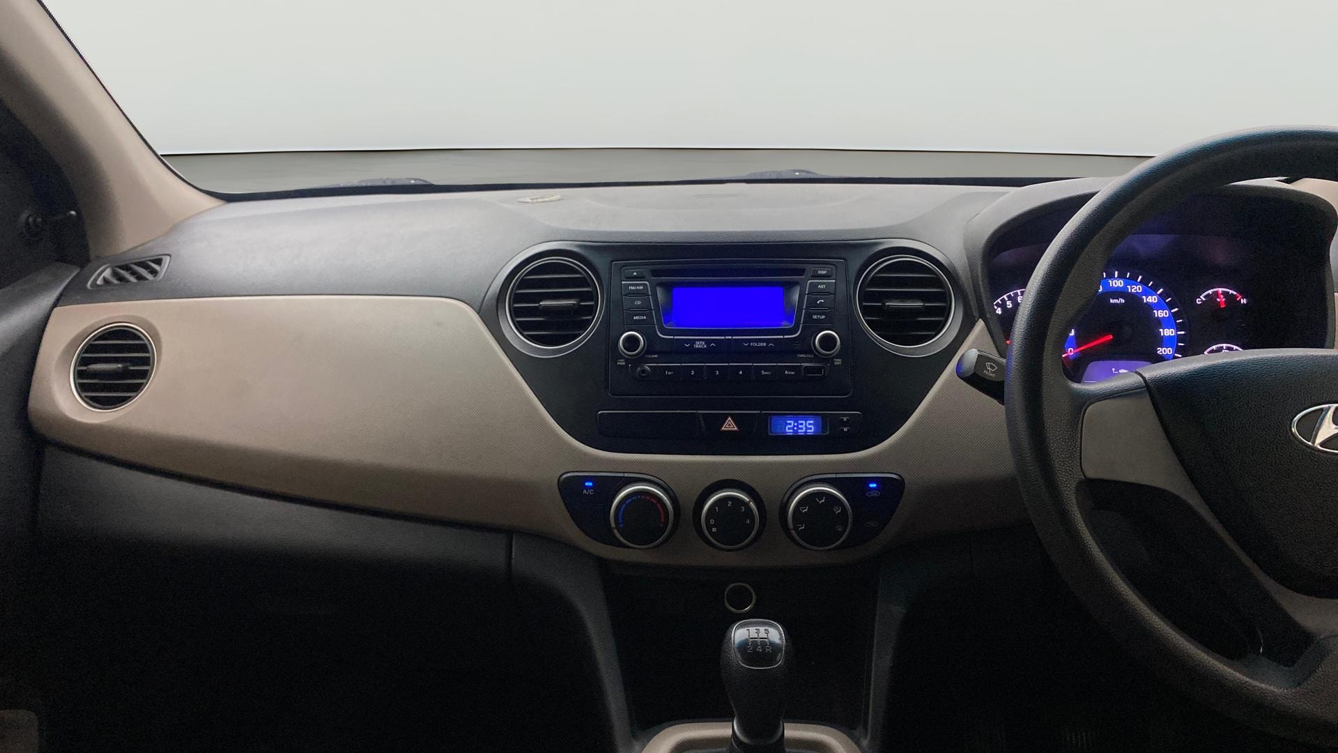 View 2015 Hyundai Xcent Base Petrol Image 17 Used 2015 Hyundai Xcent Base Petrol Image 17