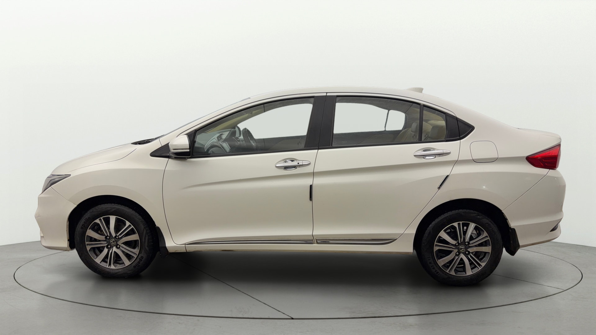 View 2020 Honda City ZX MT Diesel Anniversary Edition Image 6 Used 2020 Honda City ZX MT Diesel Anniversary Edition Image 6