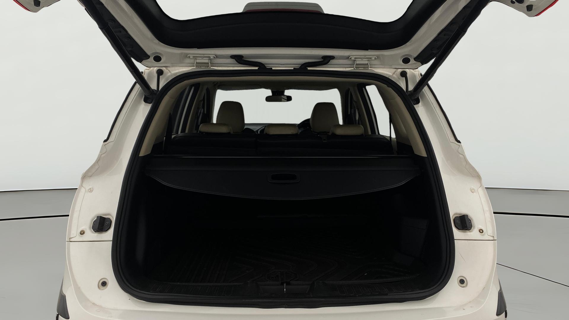 View 2022 MG Hector Sharp Diesel Image 40 Used 2022 MG Hector Sharp Diesel Image 40