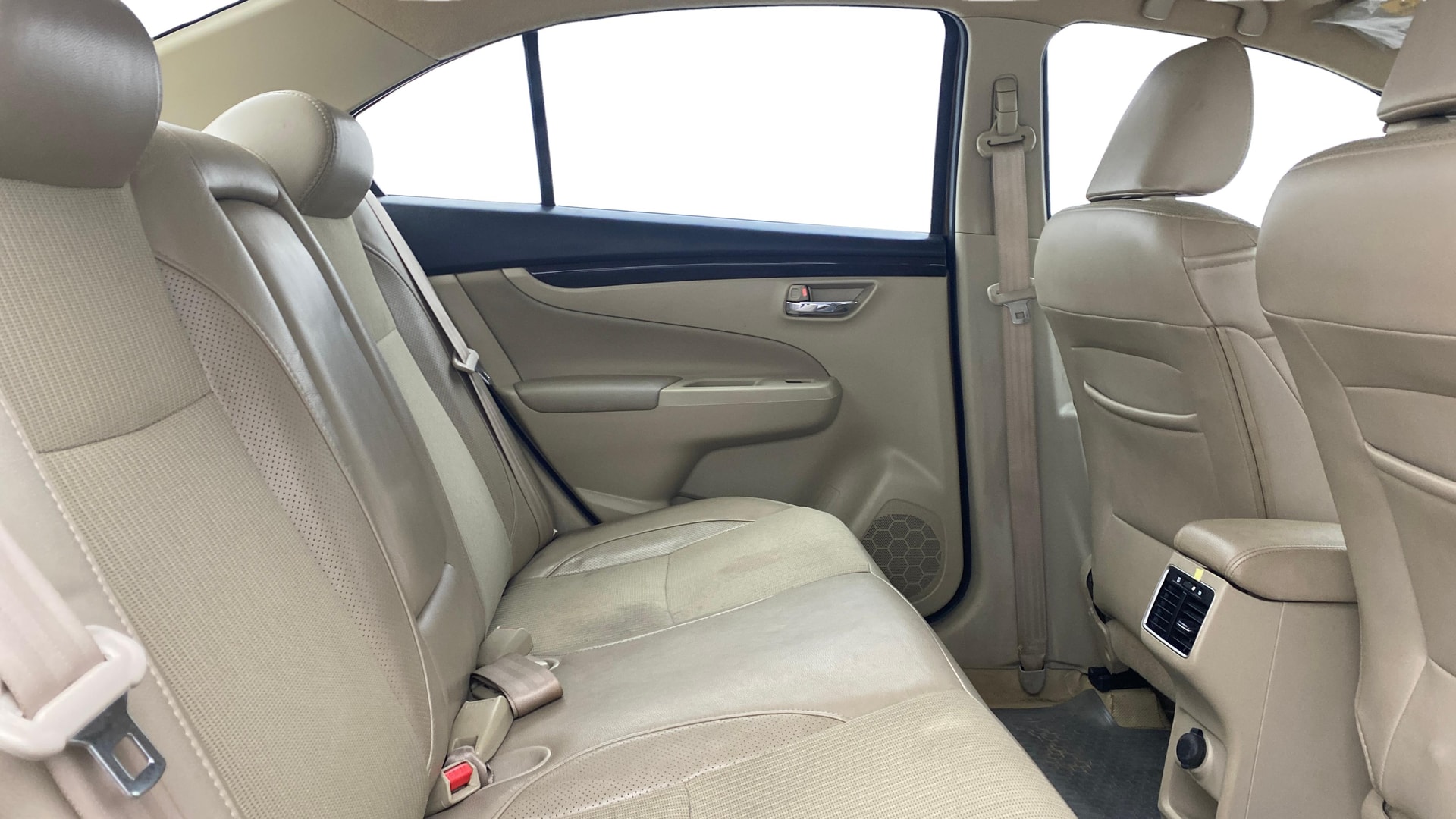 View 2017 Maruti Suzuki 1000 Base Variant Image 29 Used 2017 Maruti Suzuki 1000 Base Variant Image 29