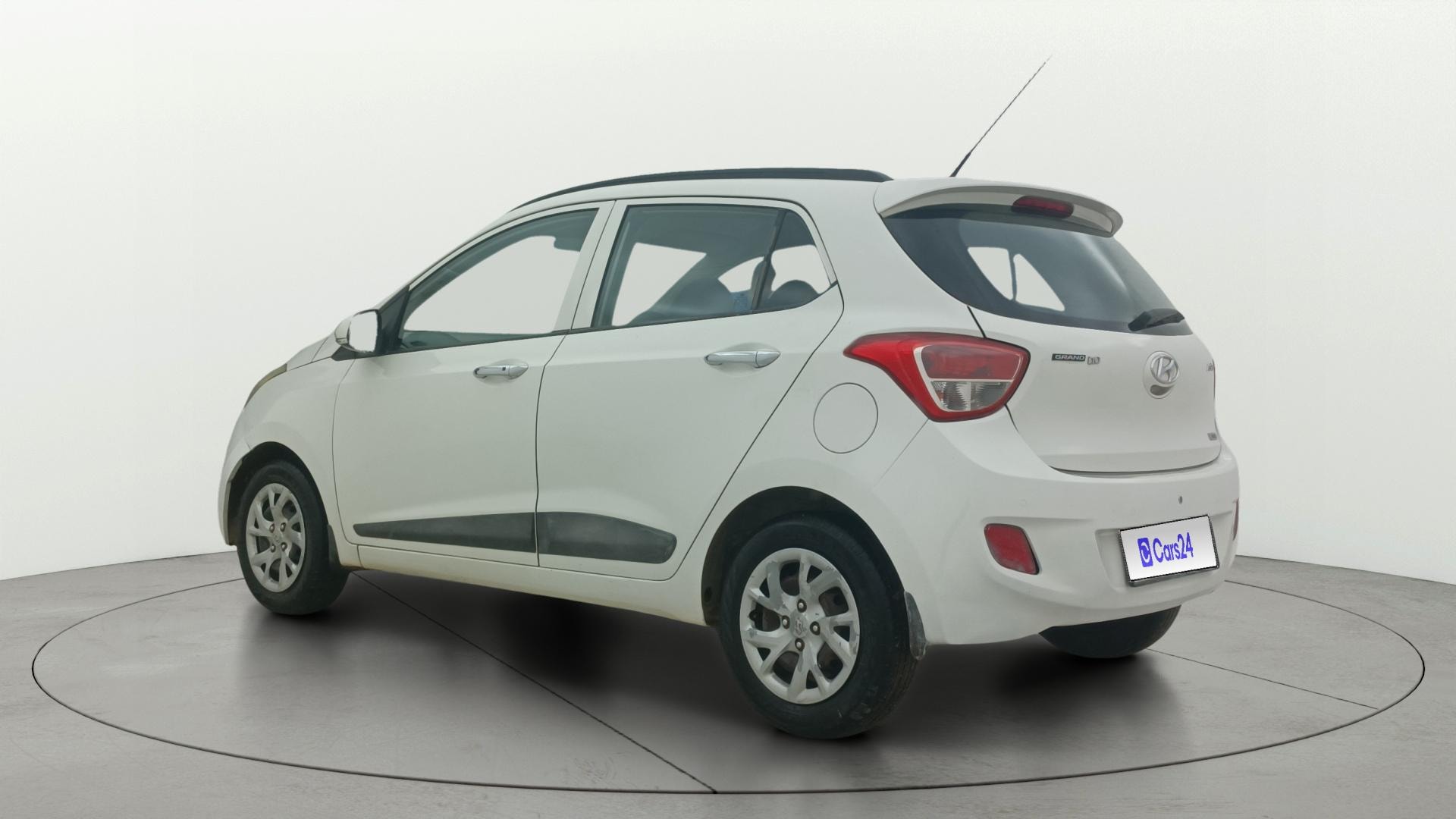 View 2015 Hyundai Grand i10 Asta AT 1.2 Kappa VTVT Image 2 Used 2015 Hyundai Grand i10 Asta AT 1.2 Kappa VTVT Image 2