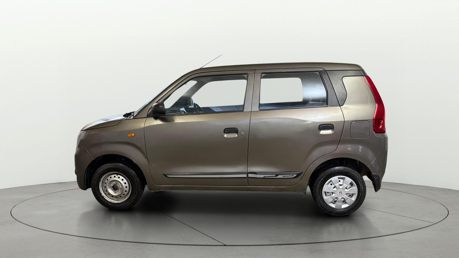View 2020 Maruti Suzuki 1000 Base Variant Image 5 Used 2020 Maruti Suzuki 1000 Base Variant Image 5