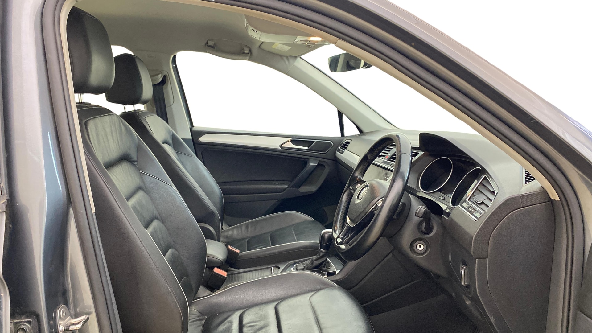 View 2018 Volkswagen Tiguan DSG 4MOTION Comfortline Image 25 Used 2018 Volkswagen Tiguan DSG 4MOTION Comfortline Image 25