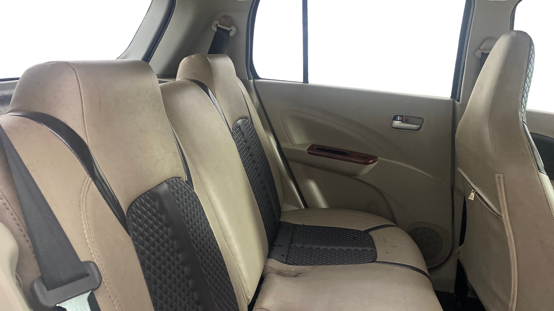 View 2016 Maruti Suzuki 1000 Base Variant Image 29 Used 2016 Maruti Suzuki 1000 Base Variant Image 29