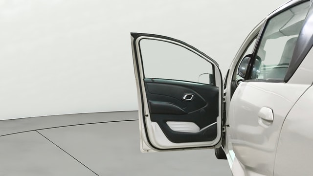 View Datsun Redi GO Image 30 Used Datsun Redi GO Image 30