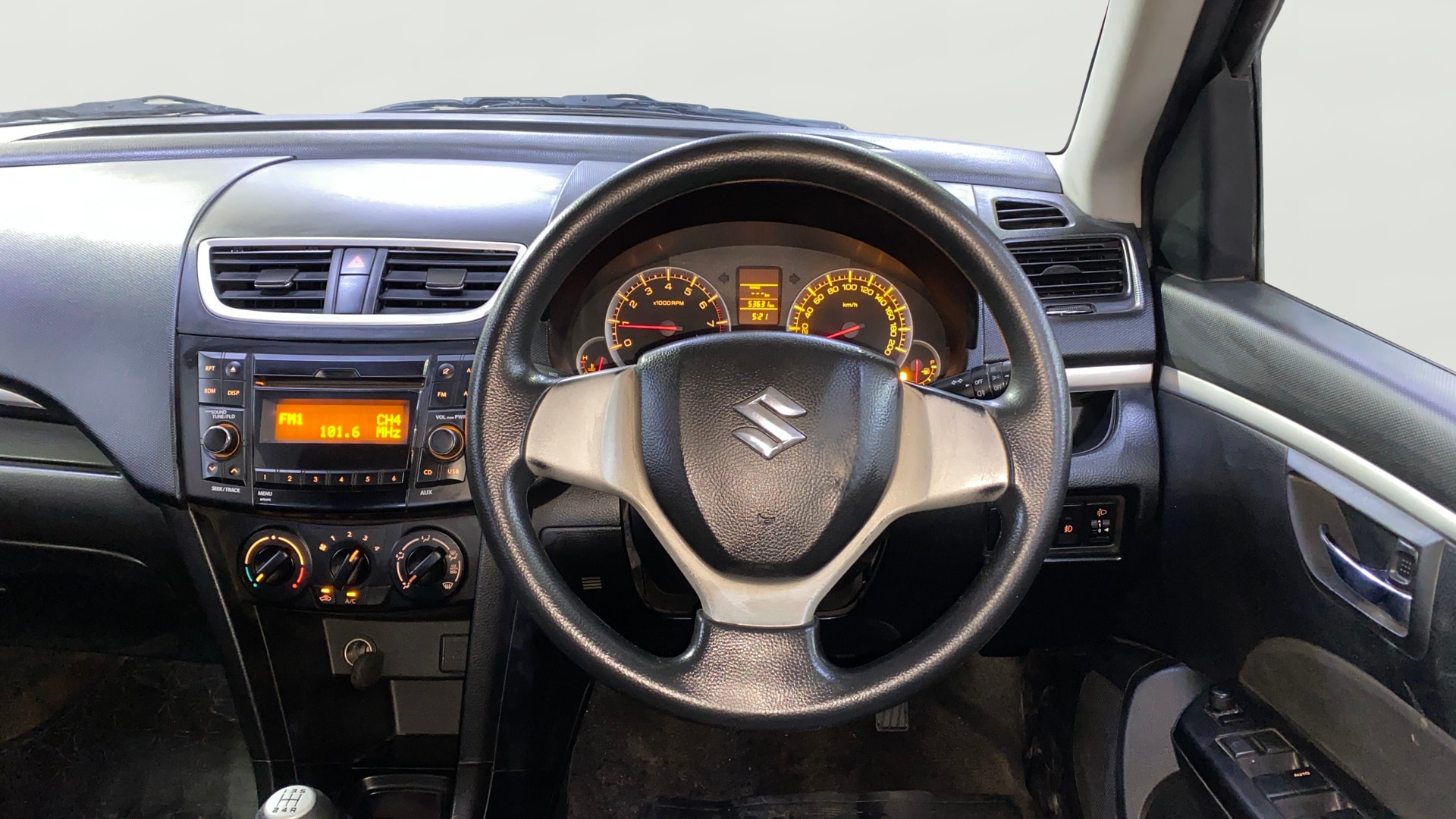 View 2015 Maruti Suzuki 1000 Base Variant Image 14 Used 2015 Maruti Suzuki 1000 Base Variant Image 14