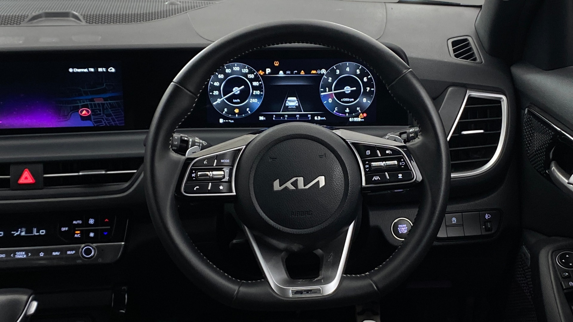 View 2024 Kia Seltos GTX Plus (S) DCT Dual Tone Image 13 Used 2024 Kia Seltos GTX Plus (S) DCT Dual Tone Image 13