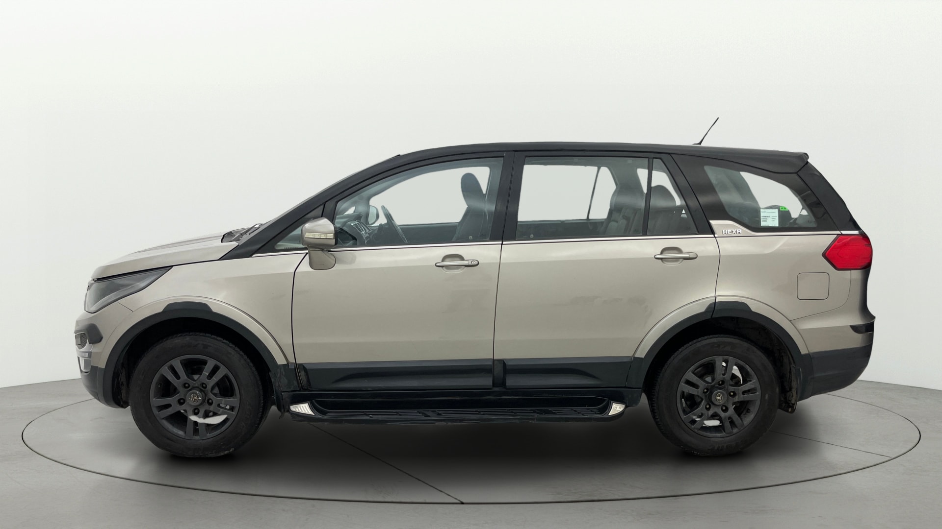 View 2019 Tata Hexa XTA 4X2 Image 6 Used 2019 Tata Hexa XTA 4X2 Image 6