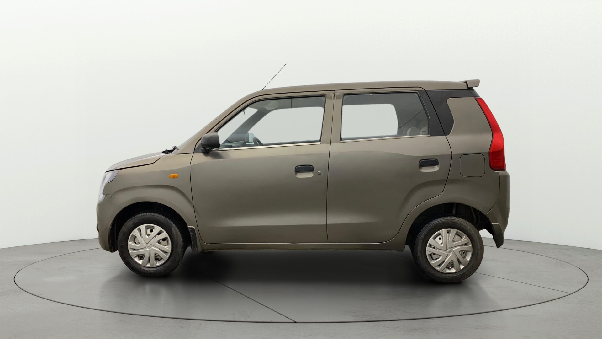 View 2020 Maruti Suzuki 1000 Base Variant Image 5 Used 2020 Maruti Suzuki 1000 Base Variant Image 5