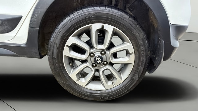 View Hyundai i20 Active Image 11 Used Hyundai i20 Active Image 11