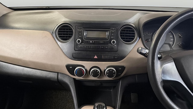 View Hyundai Grand i10 Image 17 Used Hyundai Grand i10 Image 17