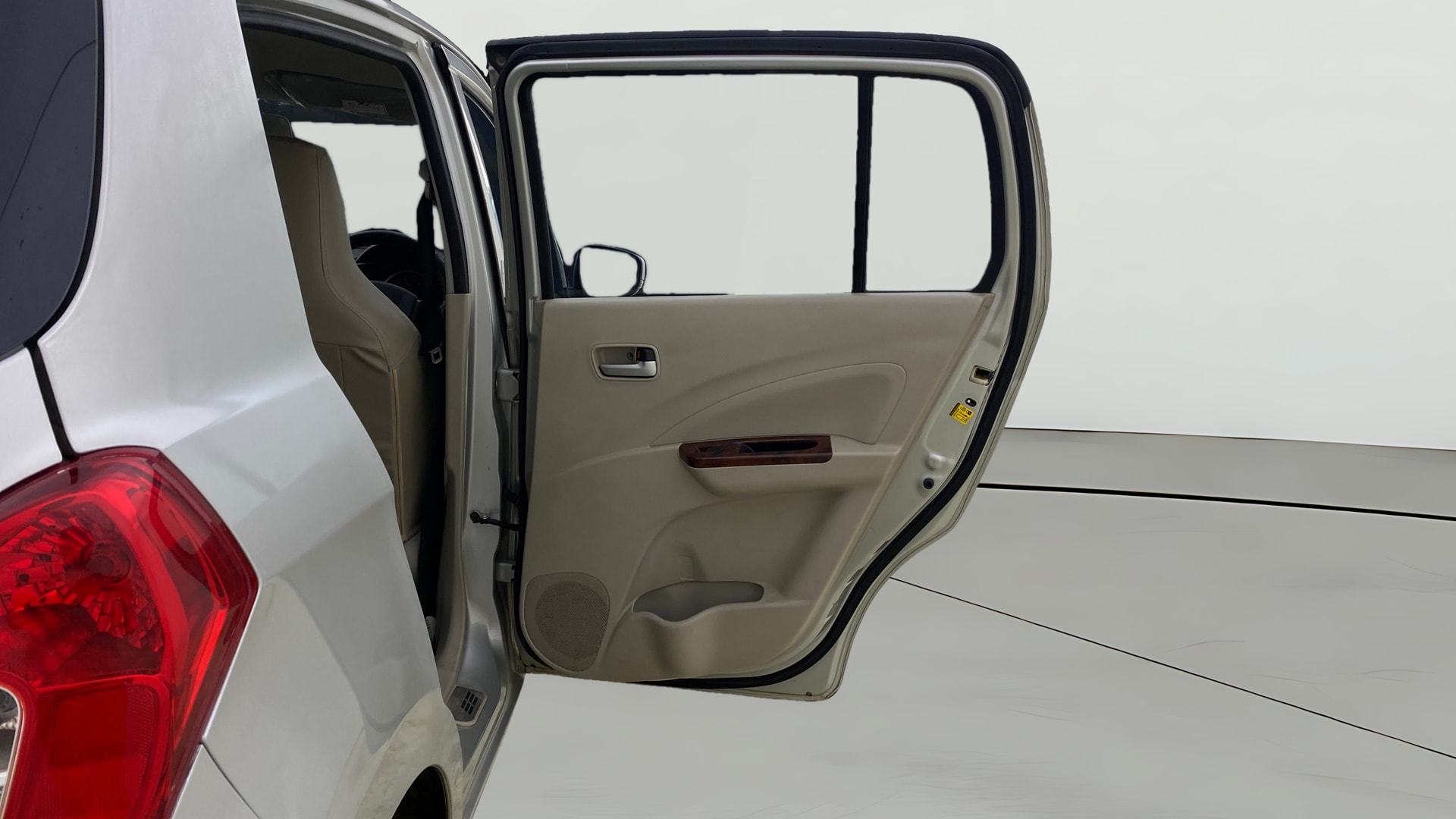 View 2018 Maruti Suzuki 1000 Base Variant Image 7 Used 2018 Maruti Suzuki 1000 Base Variant Image 7