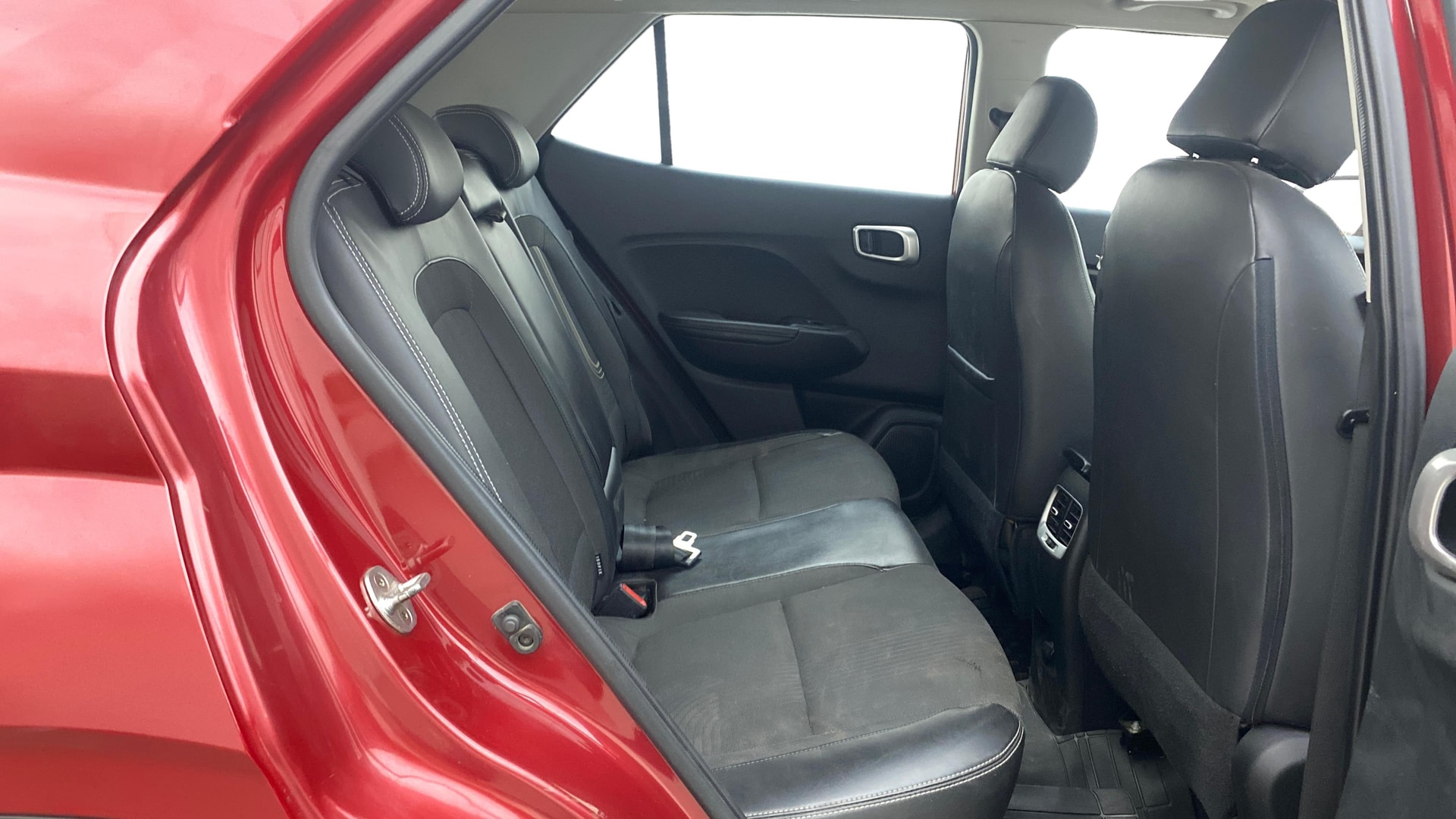 View 2019 Hyundai Venue E 1.2 Petrol BS IV Image 30 Used 2019 Hyundai Venue E 1.2 Petrol BS IV Image 30