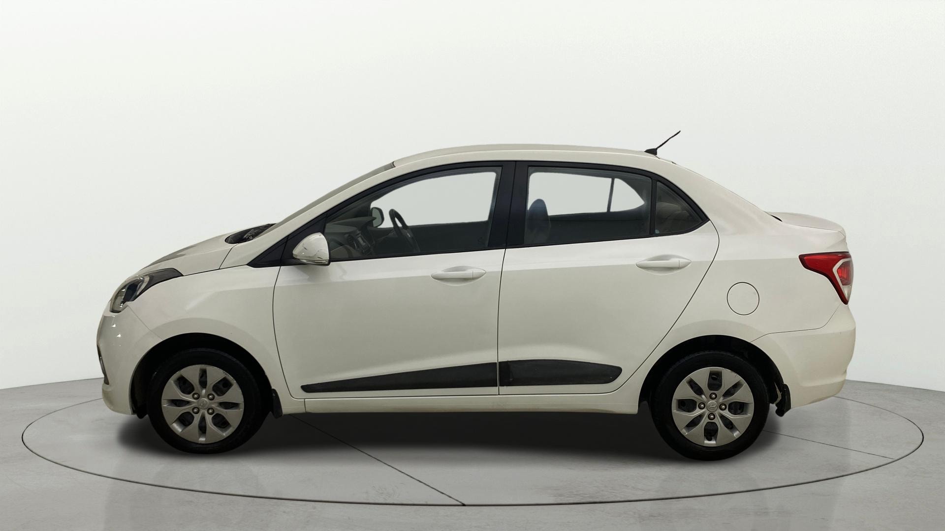 View 2015 Hyundai Xcent S Petrol Image 5 Used 2015 Hyundai Xcent S Petrol Image 5