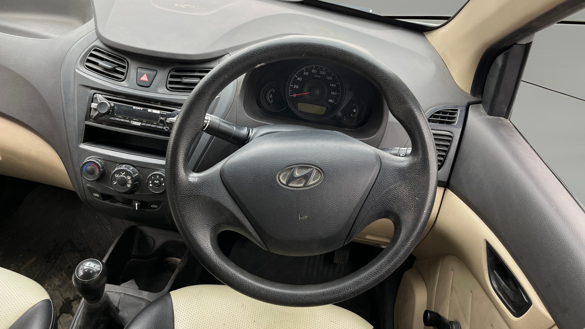 View 2016 Hyundai EON D-Lite Plus Image 20 Used 2016 Hyundai EON D-Lite Plus Image 20