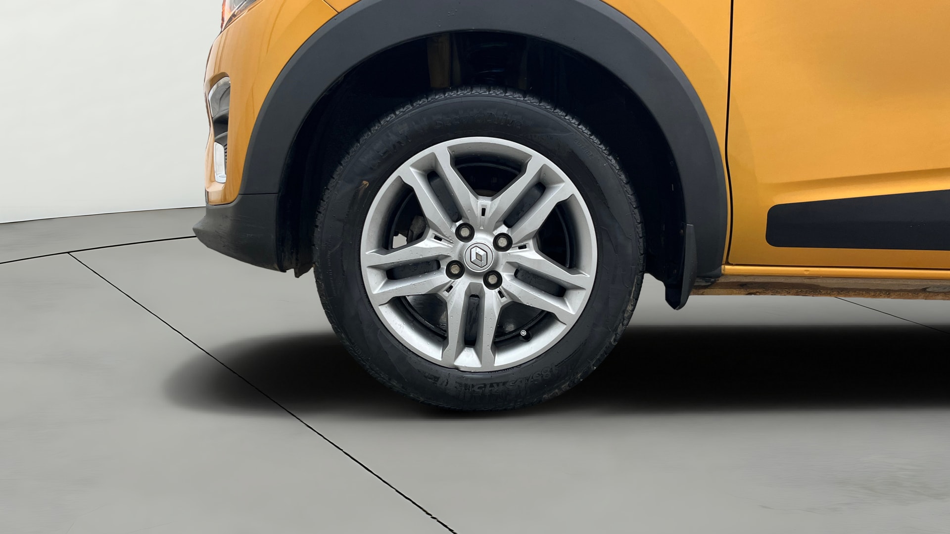 View 2022 Renault Triber RXZ Image 29 Used 2022 Renault Triber RXZ Image 29