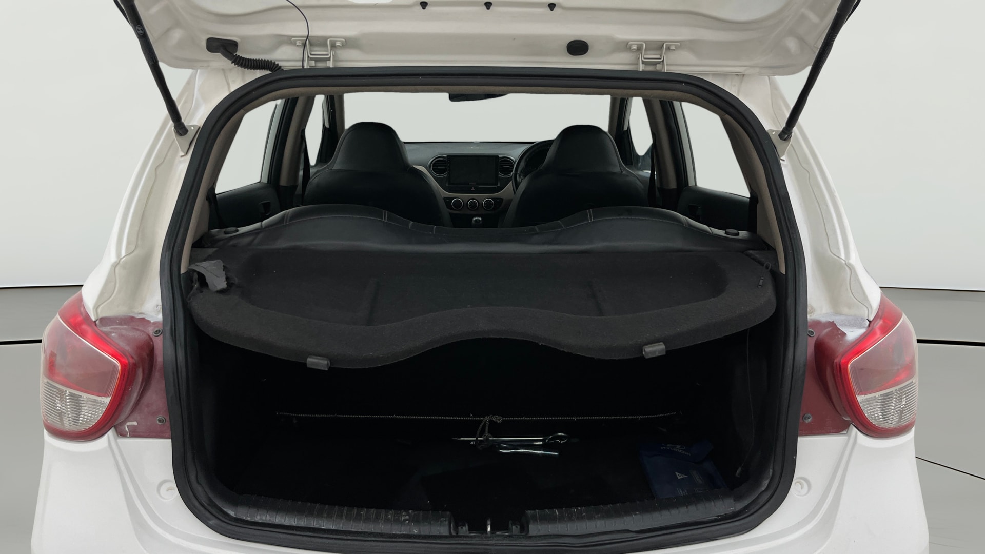 View 2017 Hyundai Grand i10 Magna 1.2 Kappa VTVT Image 37 Used 2017 Hyundai Grand i10 Magna 1.2 Kappa VTVT Image 37