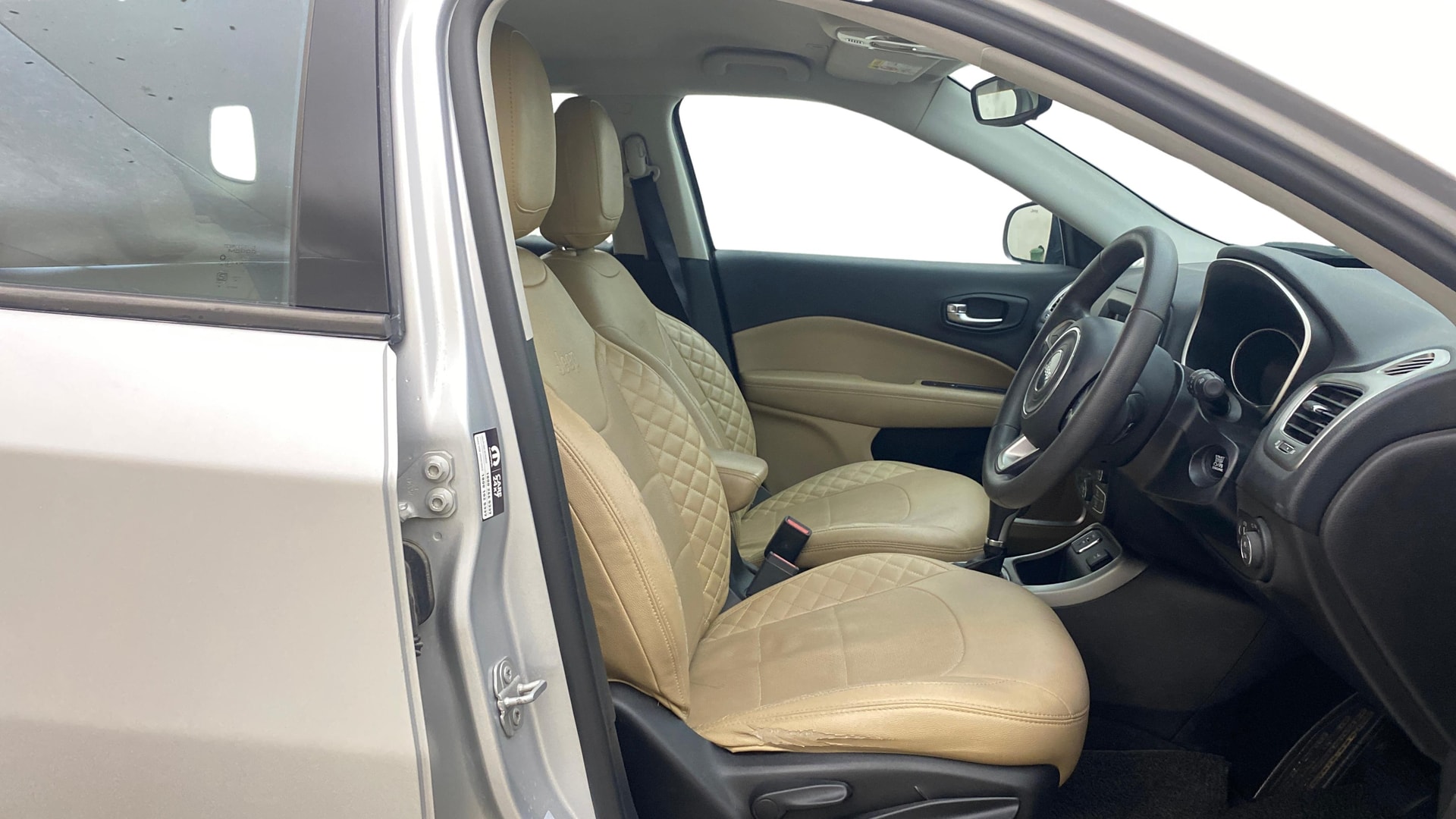 View 2019 Jeep Compass Limited 1.4 Multi AIR Petrol DDCT AT BS IV Image 26 Used 2019 Jeep Compass Limited 1.4 Multi AIR Petrol DDCT AT BS IV Image 26