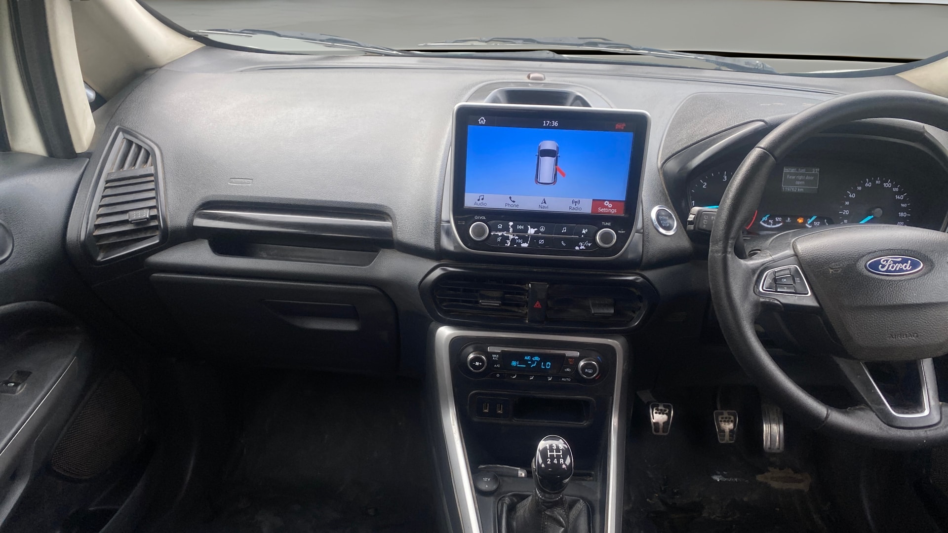View 2018 Ford EcoSport 1.5 TDCi Diesel Ambiente BS IV Image 18 Used 2018 Ford EcoSport 1.5 TDCi Diesel Ambiente BS IV Image 18