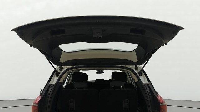 View Mahindra XUV700 Image 17 Used Mahindra XUV700 Image 17